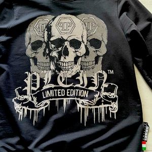 Phillips Plain Black Sweater, I got it as a gift for my birthday, like new!